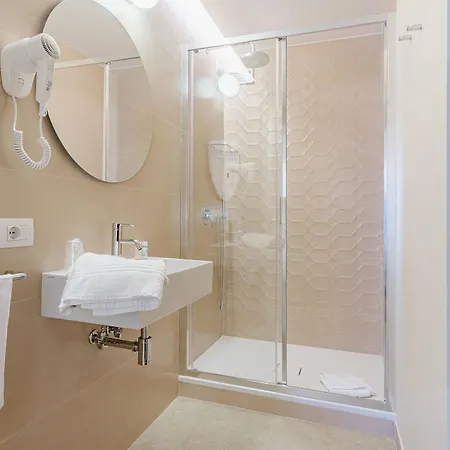 Hotel Boston 4*