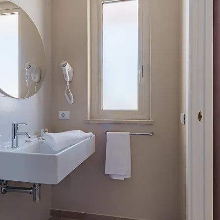 Hotel Boston 4*