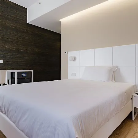 Ξενοδοχείο Boston 4*
