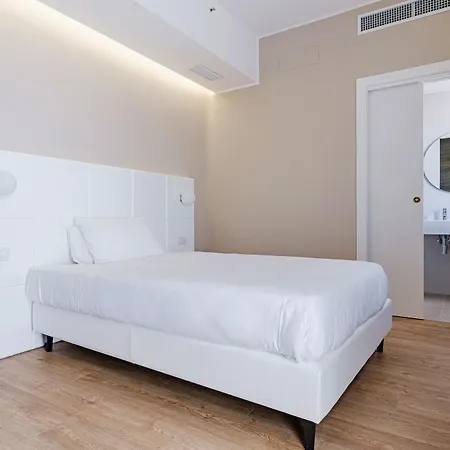 Ξενοδοχείο Boston 4*