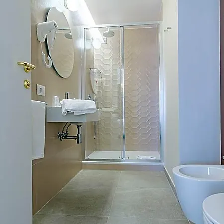 Hotel Boston 4*
