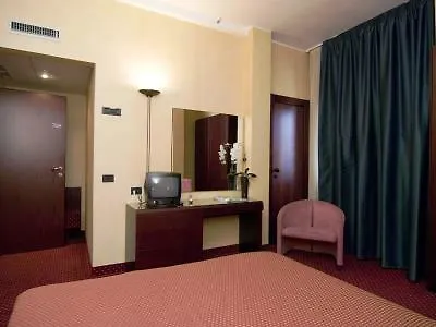 Ξενοδοχείο Boston 4*